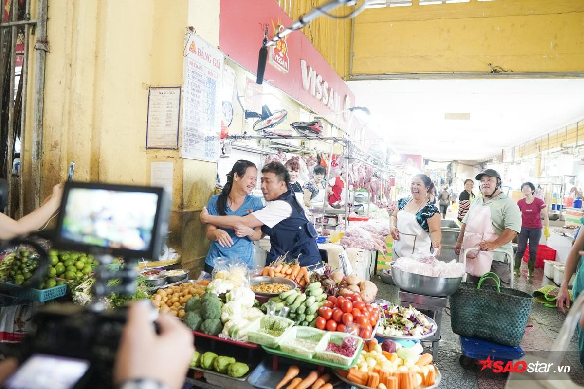 Trấn Thành đi chợ và khoảnh khắc 'xin bất chấp' tại Khi đàn ông mang bầu Ảnh 6