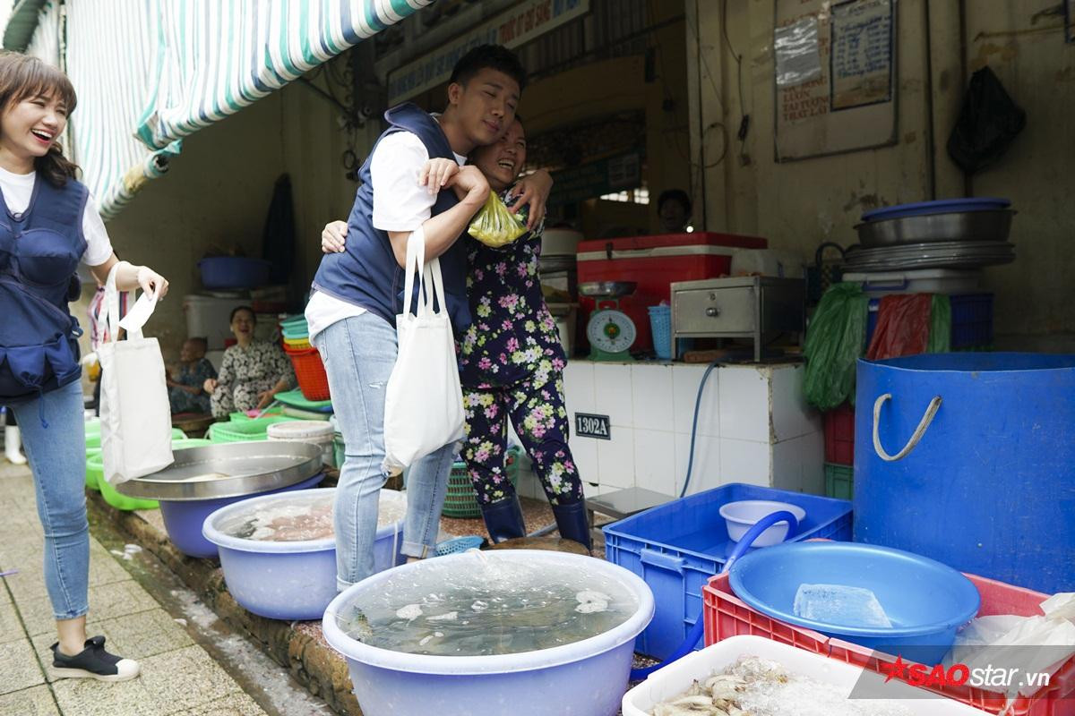 Trấn Thành đi chợ và khoảnh khắc 'xin bất chấp' tại Khi đàn ông mang bầu Ảnh 2