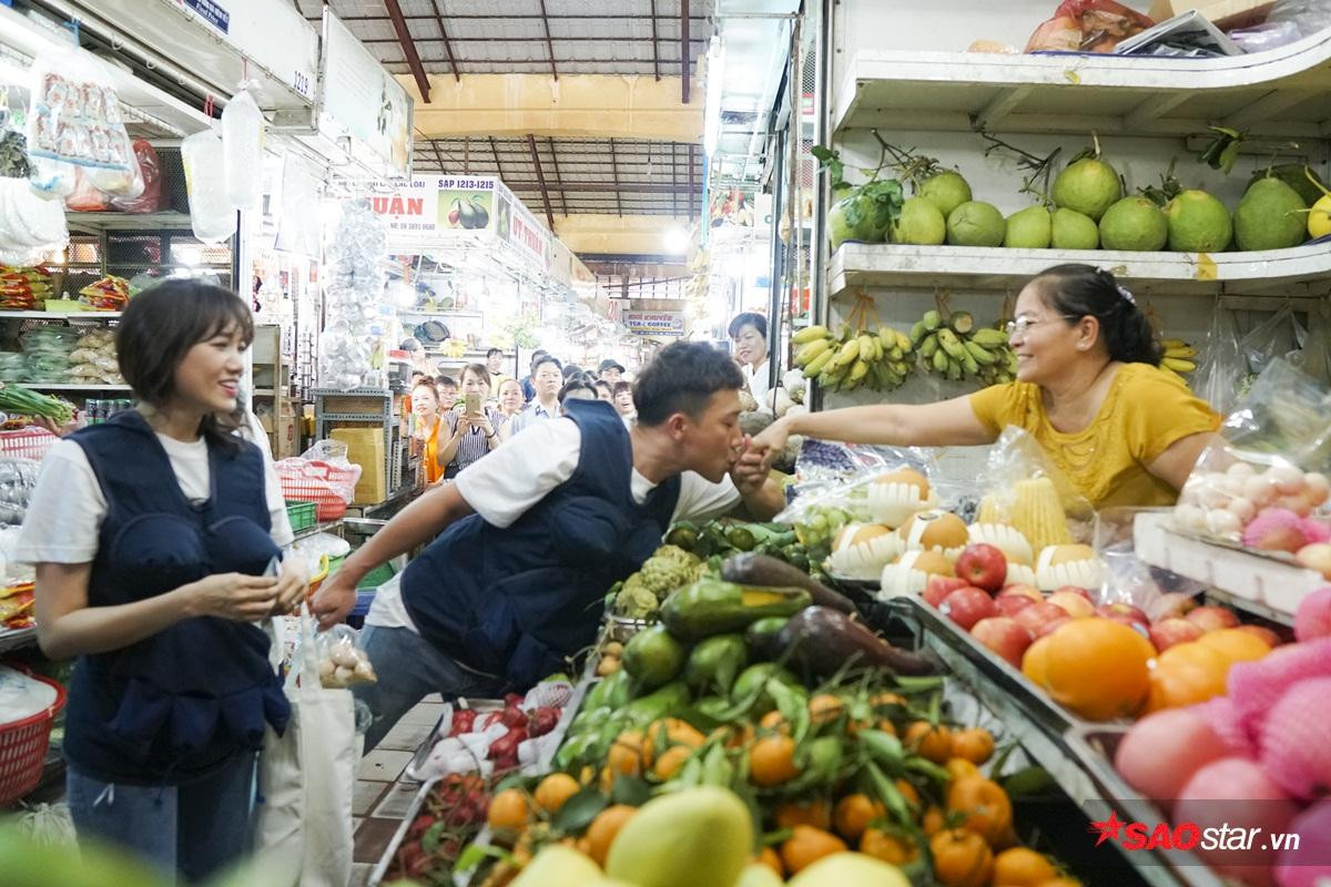 Trấn Thành đi chợ và khoảnh khắc 'xin bất chấp' tại Khi đàn ông mang bầu Ảnh 8