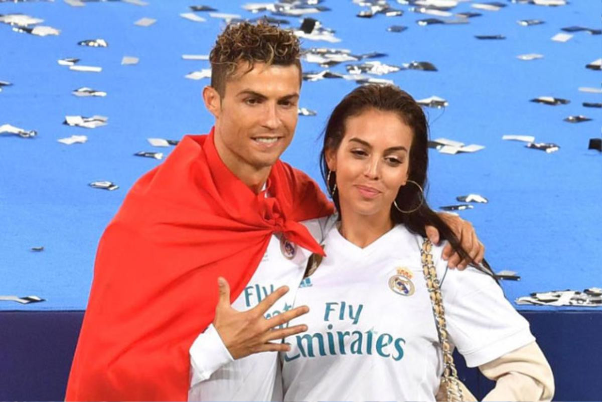 Mẹ Ronaldo tiết lộ con trai sẽ cưới Georgina Rodriguez Ảnh 1