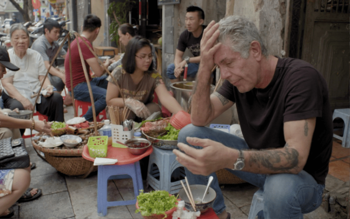 Những hình ảnh đáng nhớ về Anthony Bourdain - đầu bếp 'phải lòng' ẩm thực Việt Ảnh 8