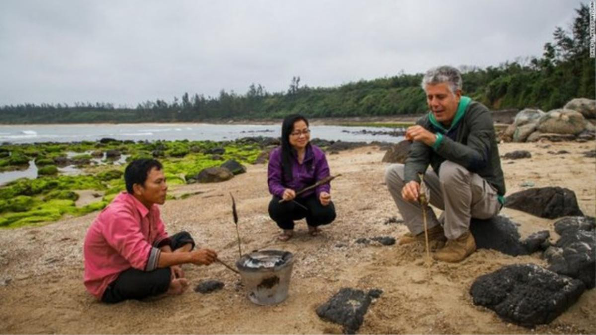 Bánh mỳ Hội An lên truyền hình Mỹ và những hình ảnh 'không thể nào quên' khi đầu bếp Anthony Bourdain đưa ẩm thực Việt Nam đến gần hơn với thế giới Ảnh 4