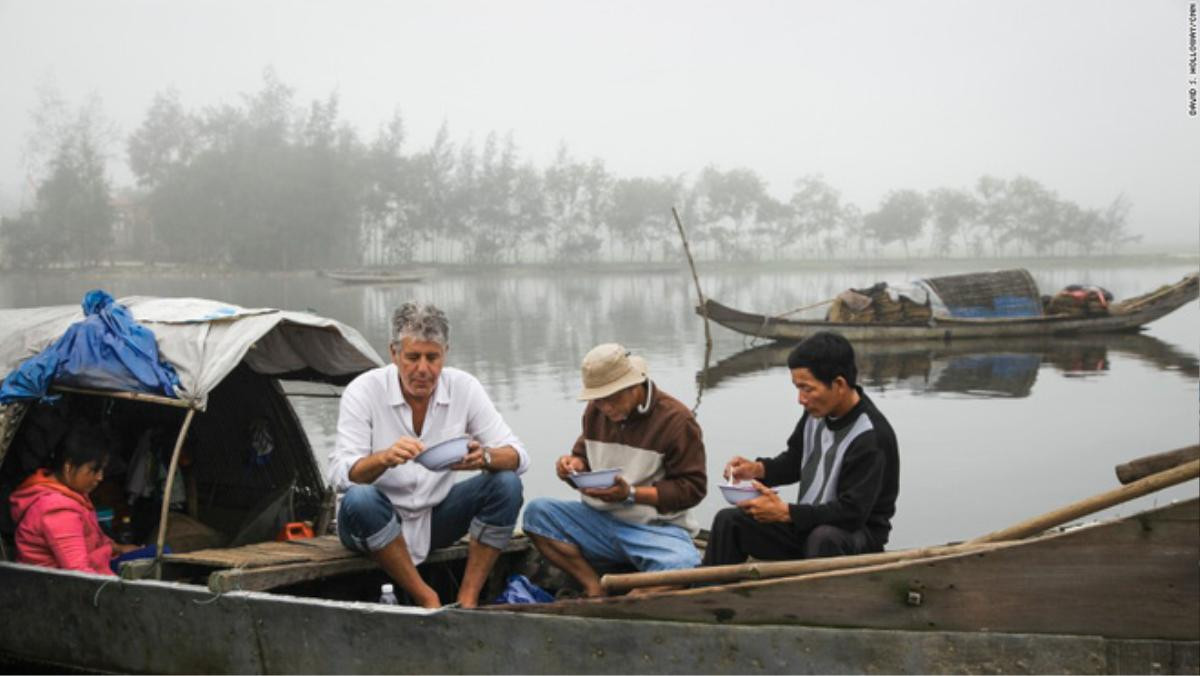 Bánh mỳ Hội An lên truyền hình Mỹ và những hình ảnh 'không thể nào quên' khi đầu bếp Anthony Bourdain đưa ẩm thực Việt Nam đến gần hơn với thế giới Ảnh 8