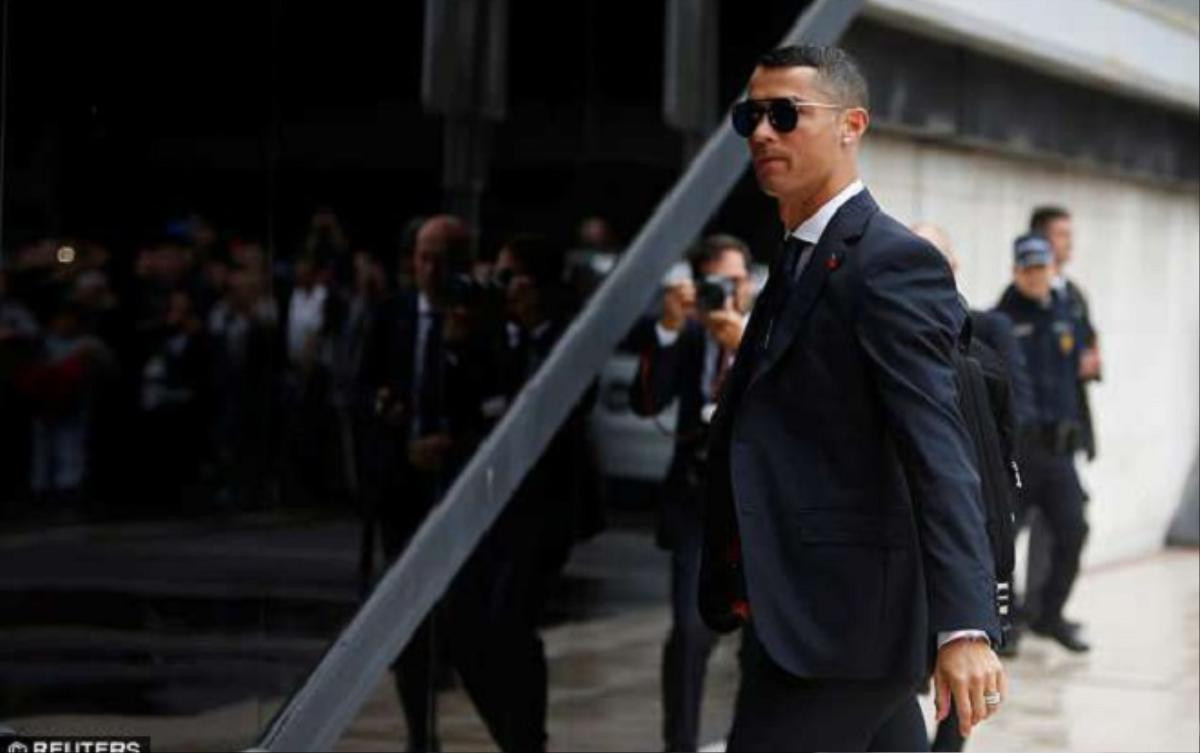 Ronaldo dẫn đầu đội tuyển Bồ Đào Nha chuẩn bị đổ bộ lên đất Nga Ảnh 1