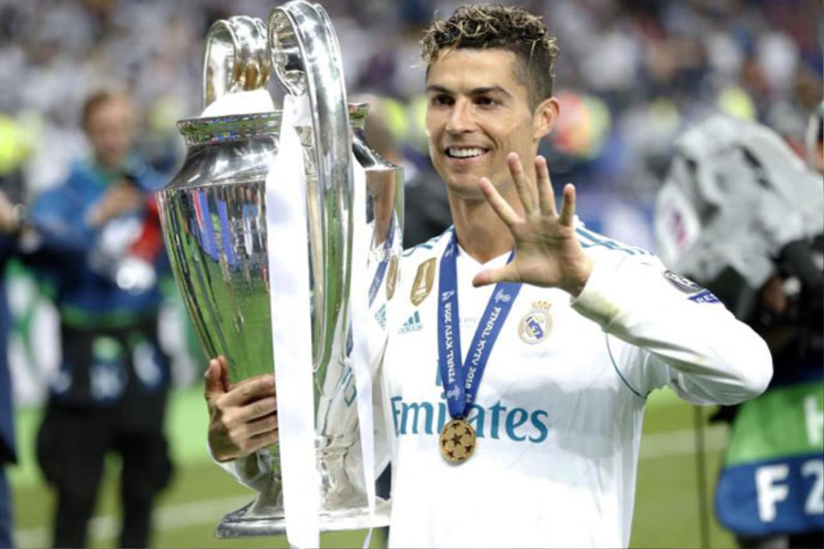 Real ‘xuống nước’, chấp nhận tăng lương cho Ronaldo để giữ chân Ảnh 1