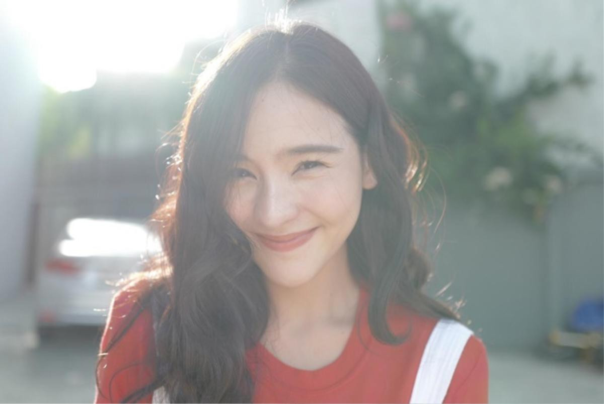 Aom Sushar hạnh phúc bên bạn trai doanh nhân, Mike D.Angelo đăng status: ‘Anh nhớ em’ Ảnh 1