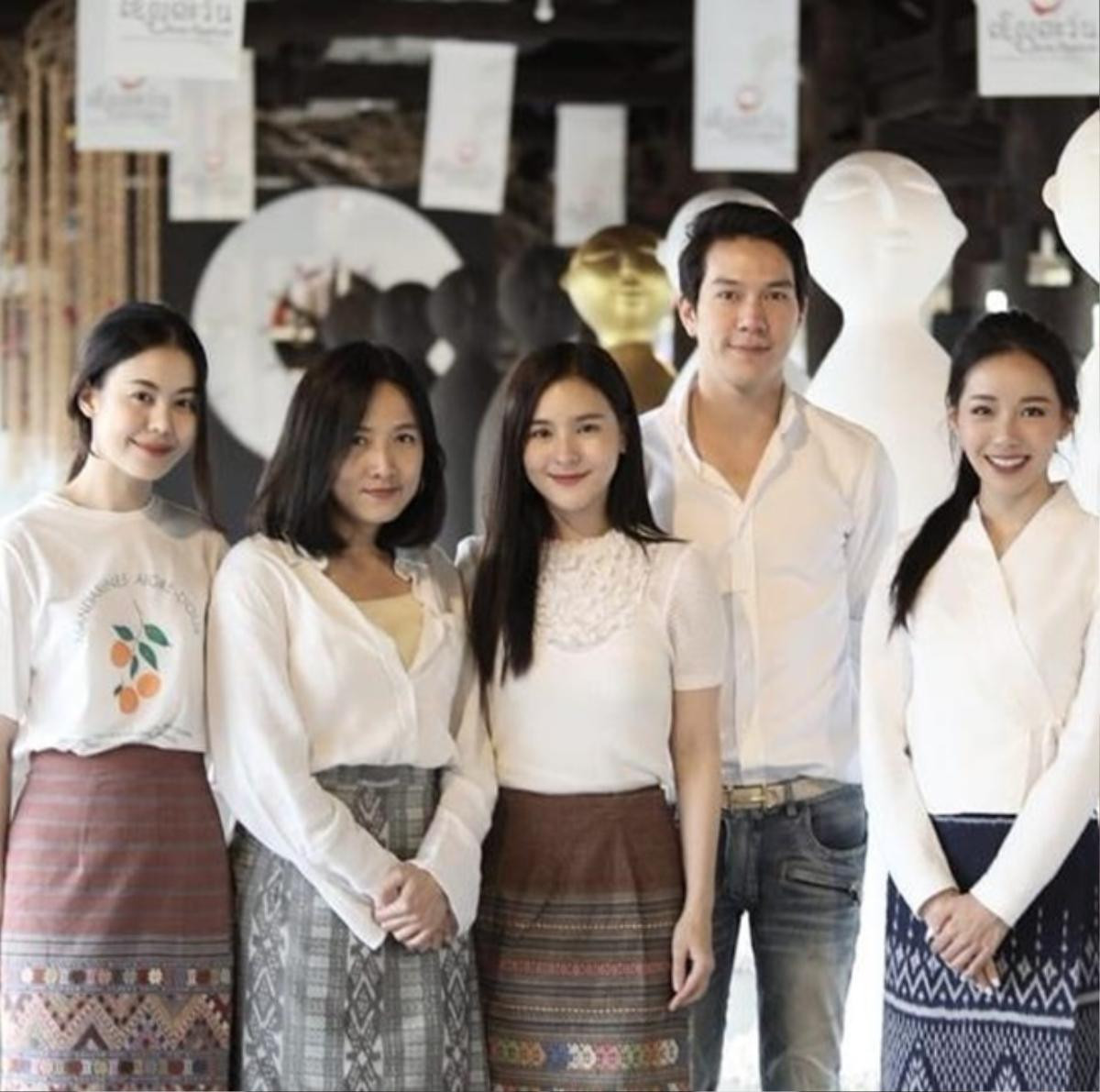 Aom Sushar hạnh phúc bên bạn trai doanh nhân, Mike D.Angelo đăng status: ‘Anh nhớ em’ Ảnh 9