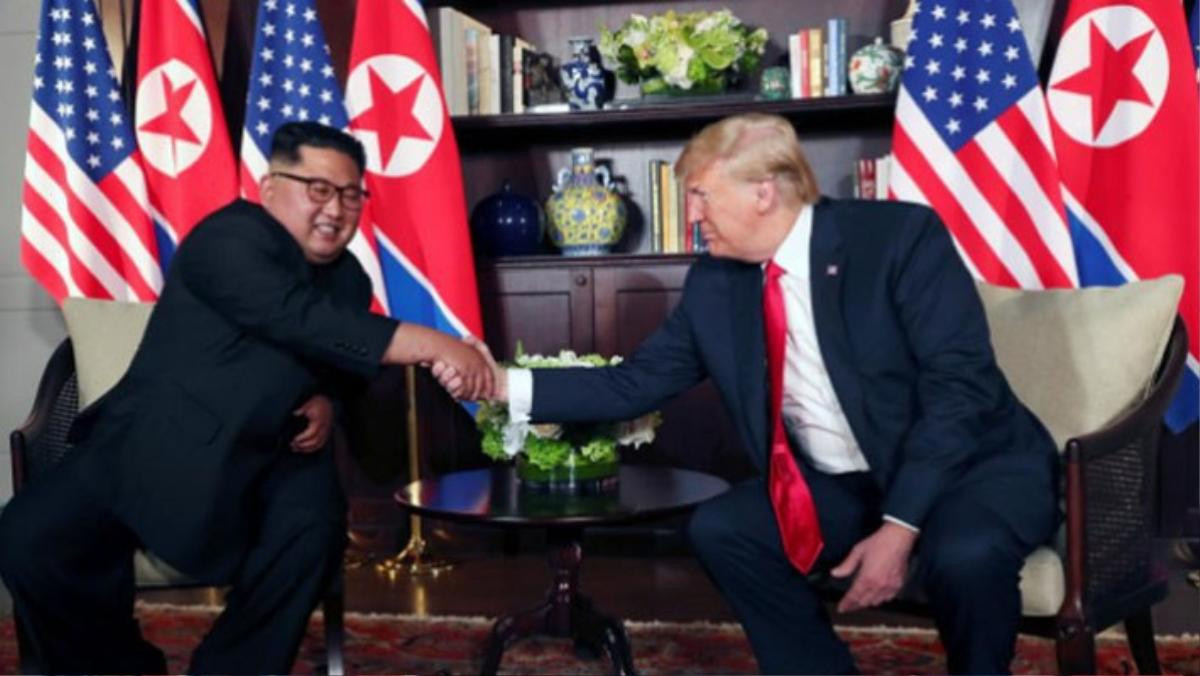 Kim Jong-un chào Trump bằng tiếng Anh, Tổng thống Mỹ giơ ngón cái tỏ sự thích thú Ảnh 2