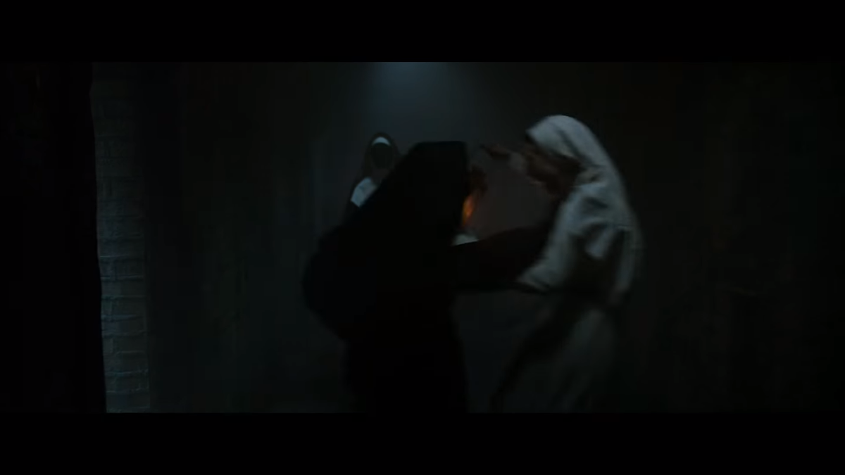 'The Nun' tung trailer đầu tiên, hứa hẹn sẽ là bộ phim kinh dị hot nhất 2018 Ảnh 15