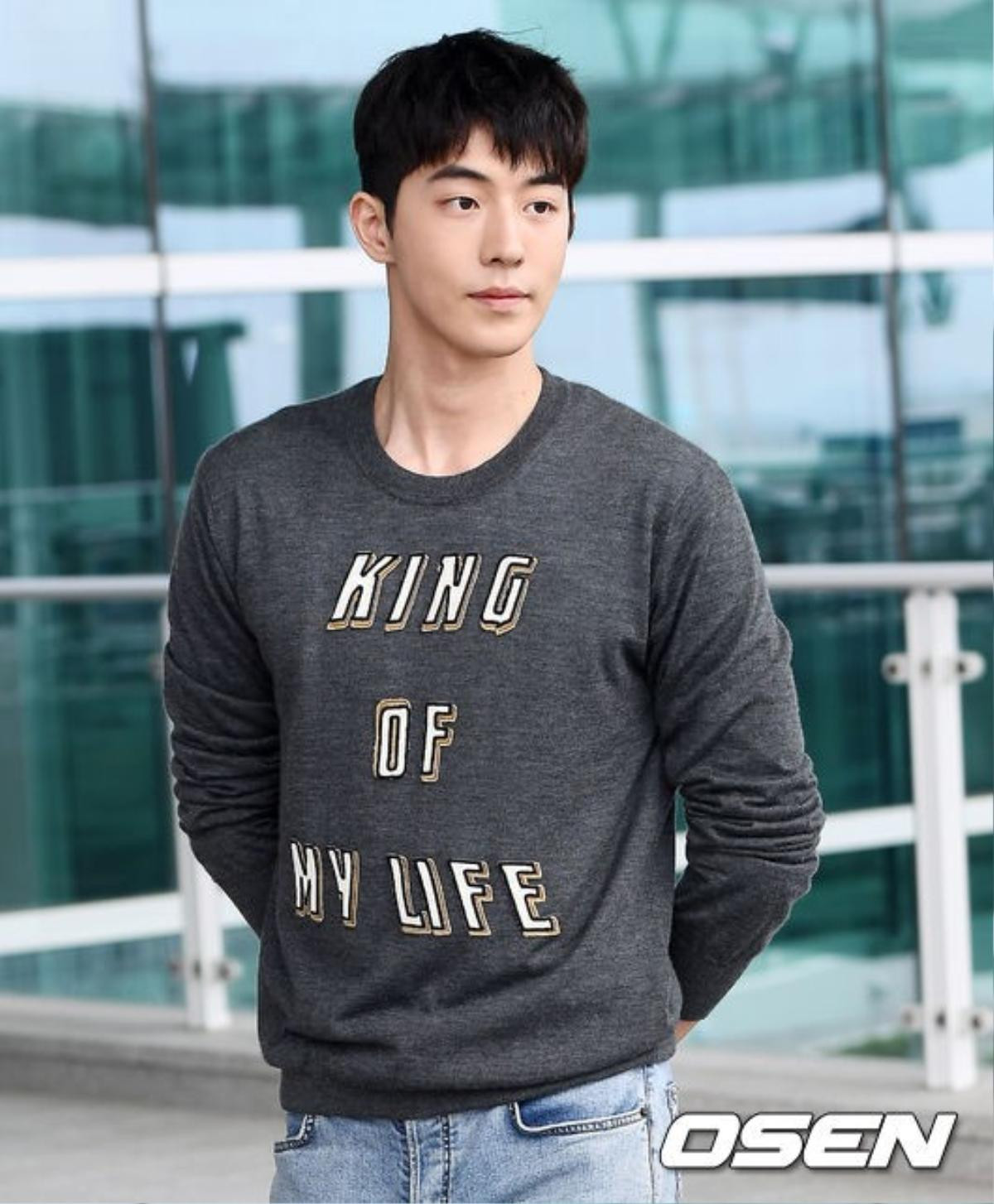 Tại sân bay Nam Joo Hyuk được báo chí vây quanh, Kim Hyun Joong bị ngó lơ, fan xót xa lên tiếng Ảnh 5