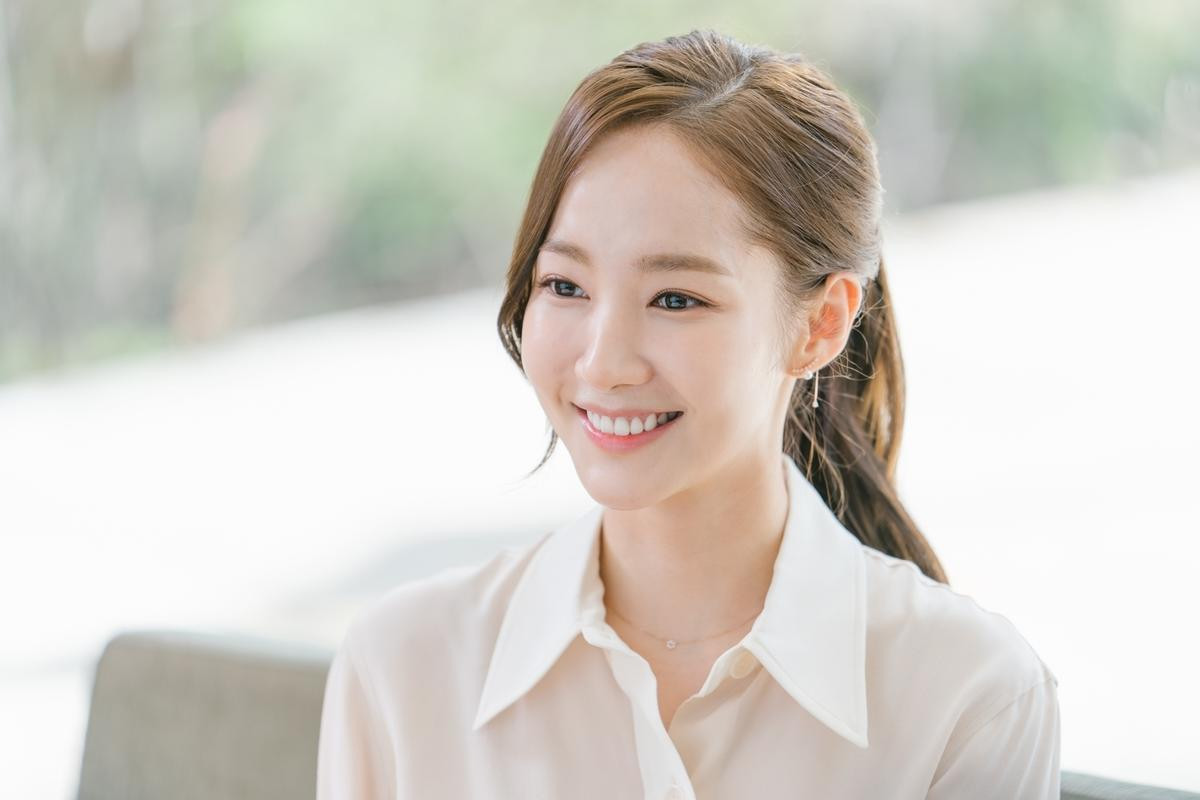 Vì sao khán giả mê mẩn tạo hình của Park Min Young trong 'Thư ký Kim'? Ảnh 6