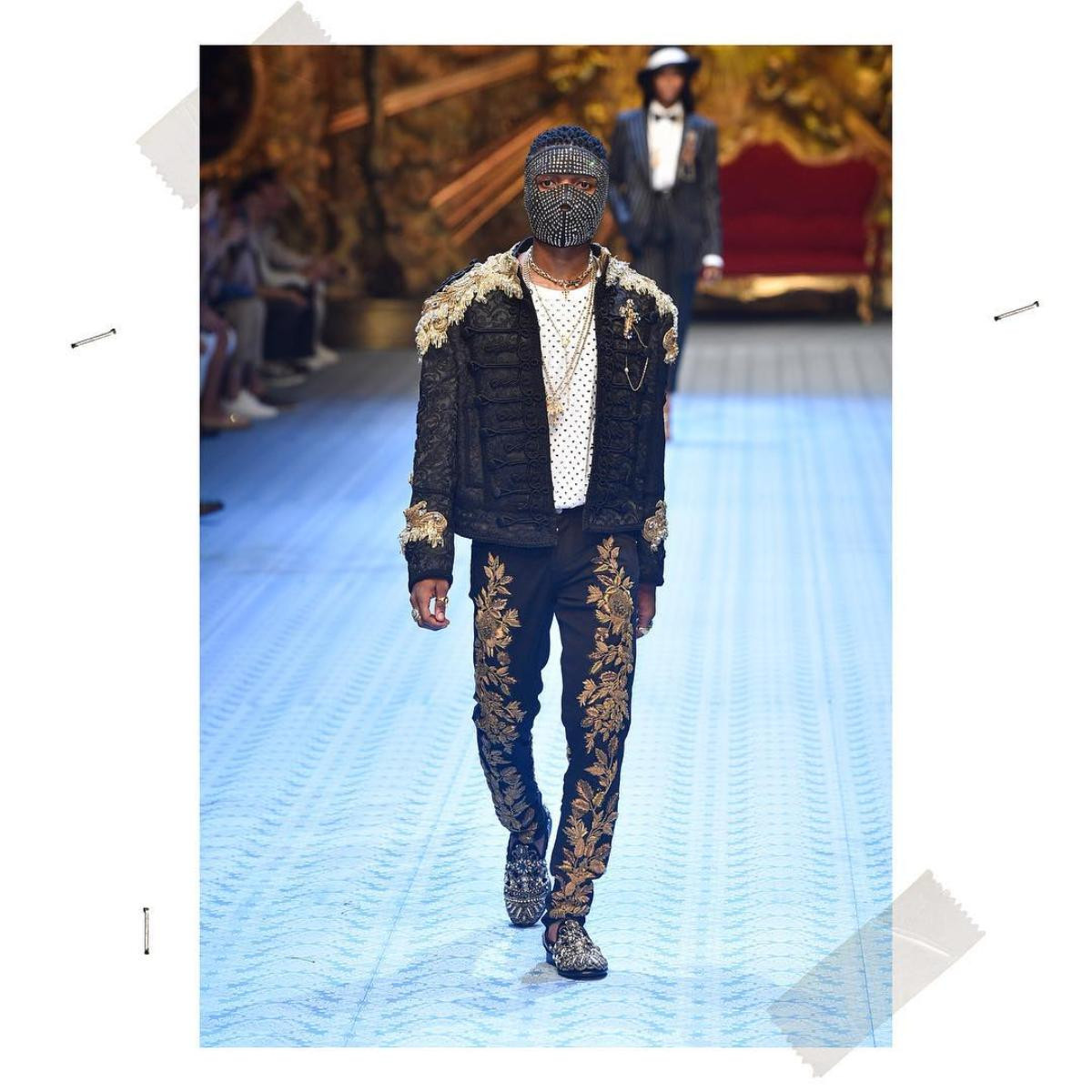 Thon thót tim trước những màn 'mát mẻ' của mẫu nam tại Dolce&Gabbana Men's Fashion Show Ảnh 9