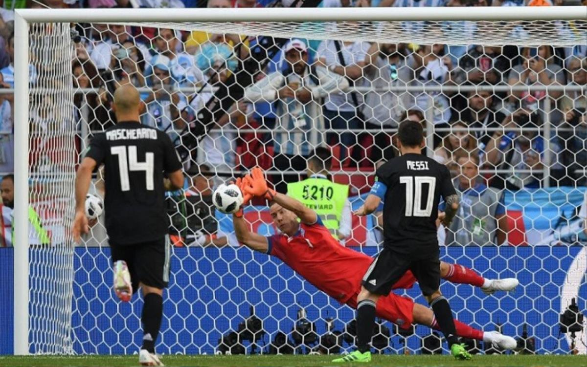 Messi sút hỏng penalty, người Argentina nào hả hê nhất? Ảnh 1