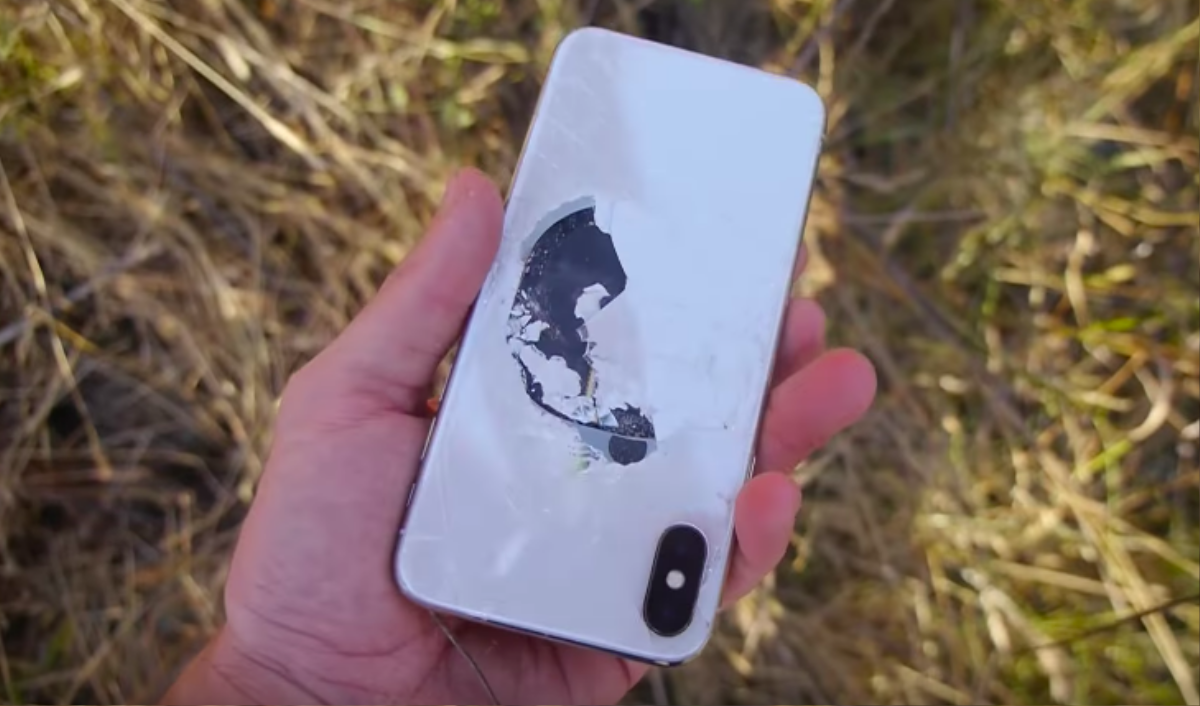 Thử thả rơi iPhone X từ độ cao hơn 300 mét và cái kết khó tin Ảnh 2