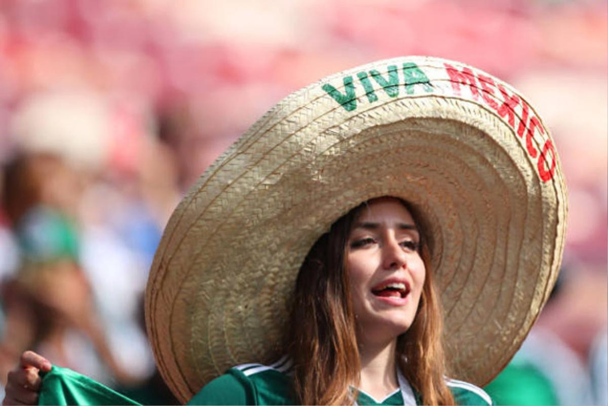 Ngắm nhan sắc khó cưỡng của dàn fan nữ tuyển Đức và Mexico Ảnh 9