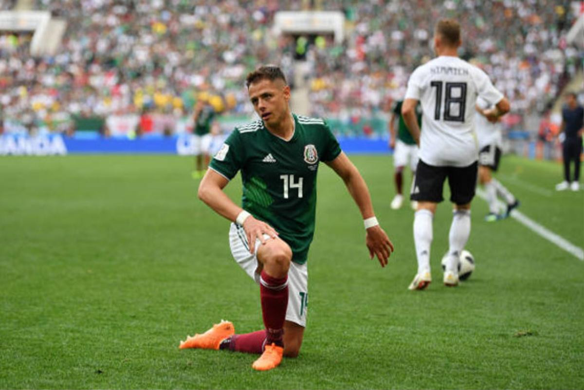 Mexico lập chiến tích lịch sử trước Đức, Chicharito òa khóc như đứa trẻ Ảnh 1