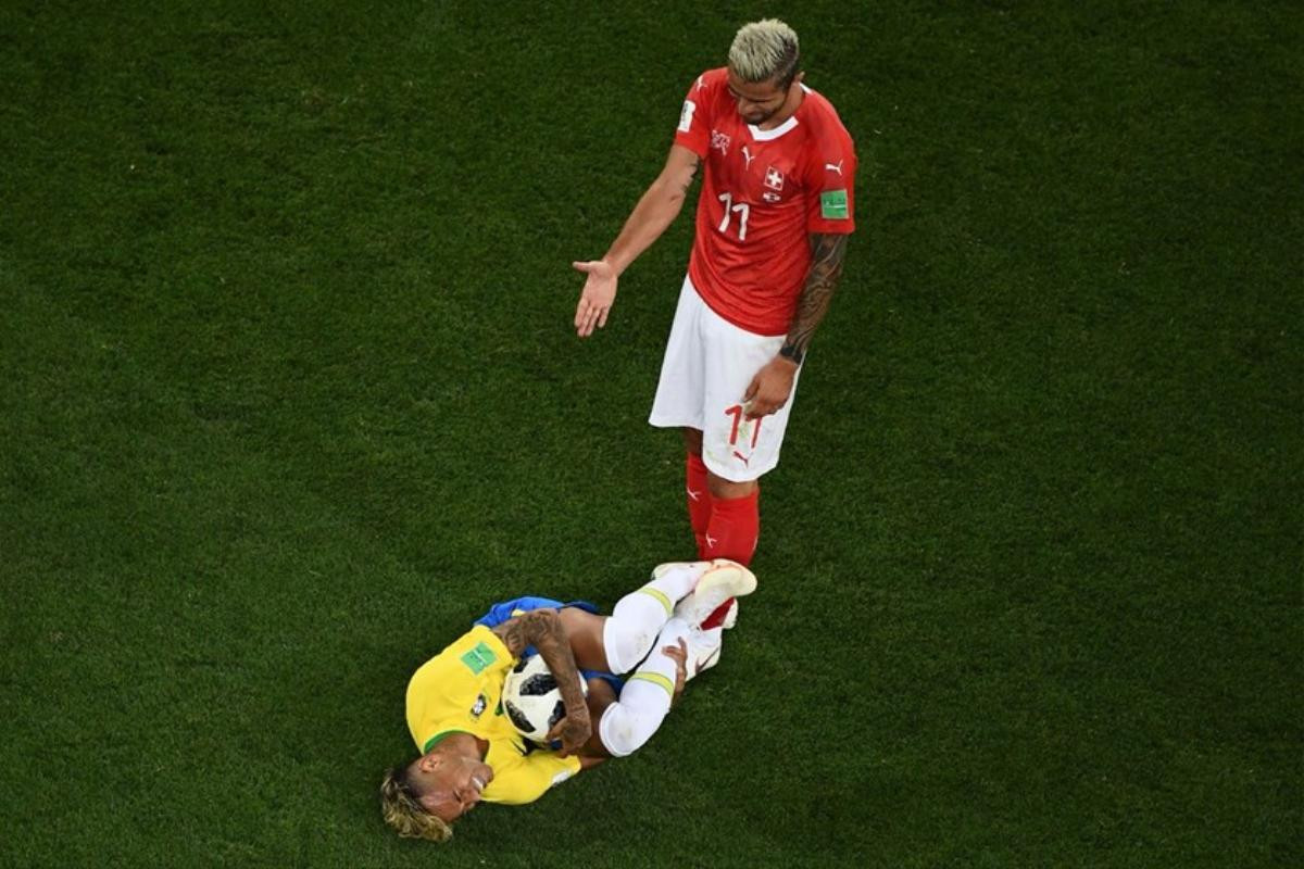 Dính 10 phát 'chém', Neymar khiến trái tim CĐV rớm máu Ảnh 3