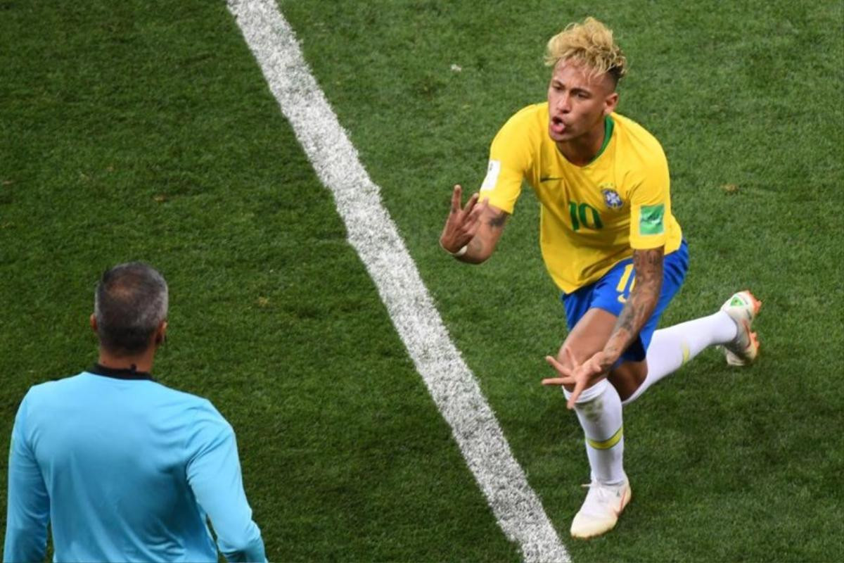 Dính 10 phát 'chém', Neymar khiến trái tim CĐV rớm máu Ảnh 6