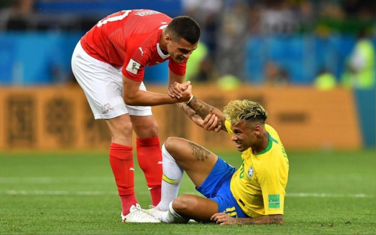 Nóng: Neymar có nguy cơ sớm chia tay World Cup vì dính nhiều đòn trước Thụy Sĩ Ảnh 4