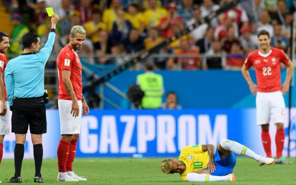 Nóng: Neymar có nguy cơ sớm chia tay World Cup vì dính nhiều đòn trước Thụy Sĩ Ảnh 2