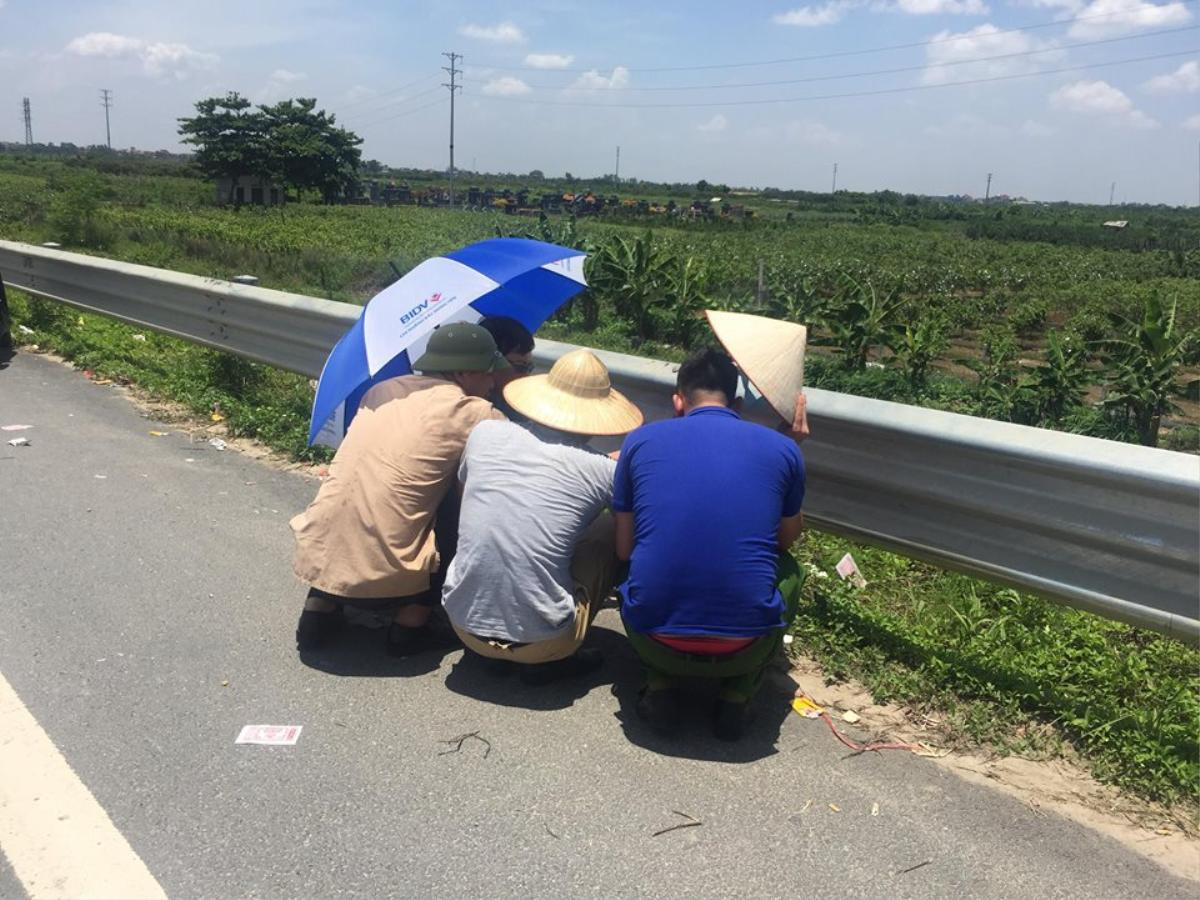 Công an đội nắng dựng lại hiện trường điều tra cái chết nhiều nghi vấn của 2 thiếu nữ Ảnh 7