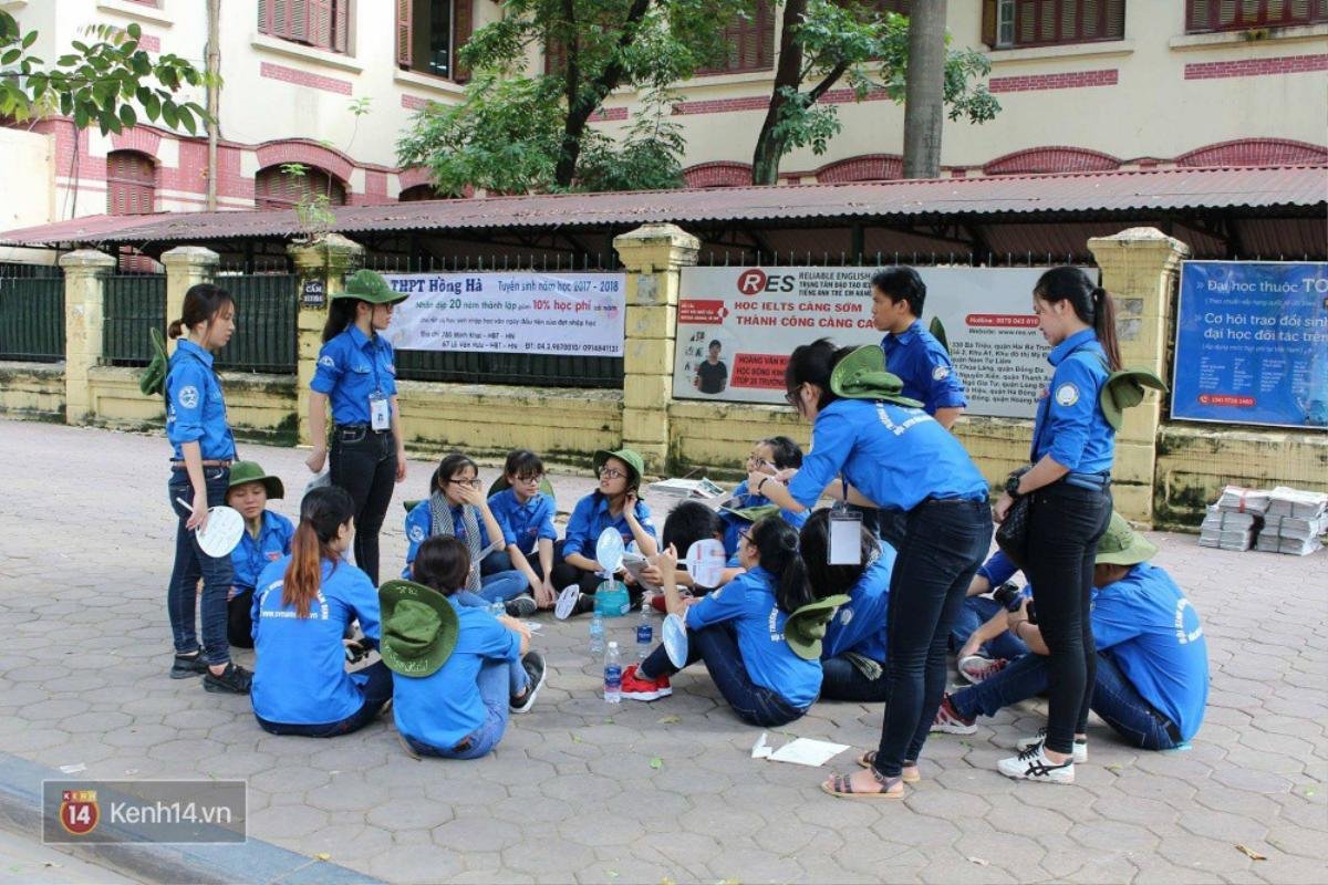 Mỗi mùa thi đại học đi qua là những lần để lại biết bao câu chuyện đẹp về tình người Ảnh 10