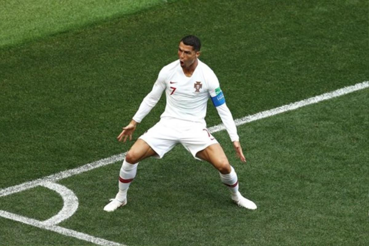 Ronaldo lại phá kỷ lục: OKÊ, CON DÊ! Ảnh 4