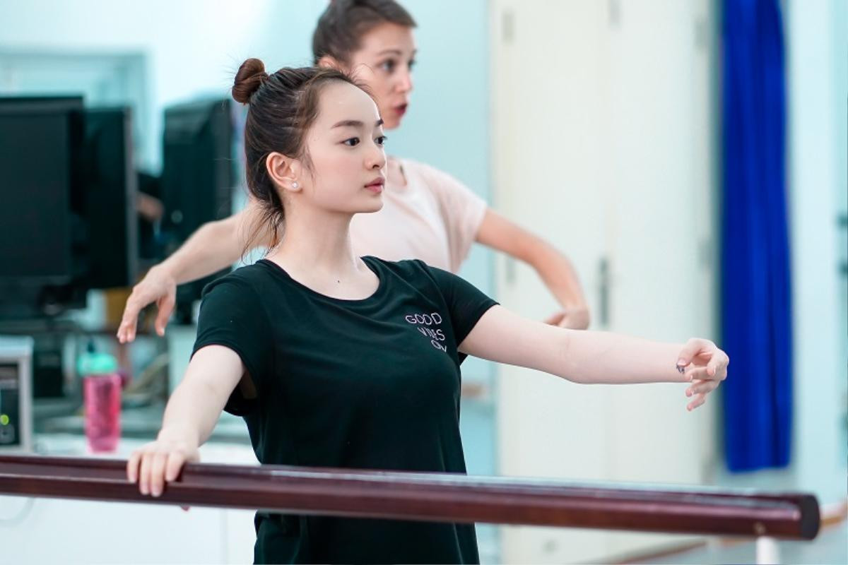 Kaity Nguyễn tập võ và múa ballet để làm ‘đả nữ’ trong phim mới? Ảnh 1