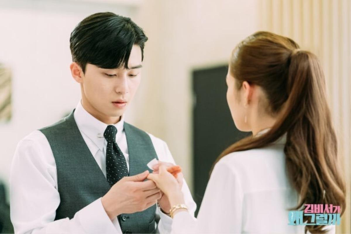 'Thư ký Kim': Sau nụ hôn đầu, Park Min Young trả thù Park Seo Joon thế này đây Ảnh 6