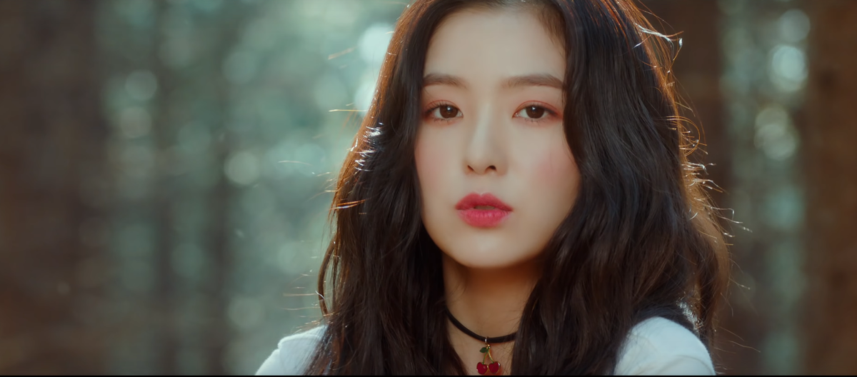 Fan mê mệt phong cách trang điểm hồng toàn tập của Red Velvet trong MV mới Ảnh 7