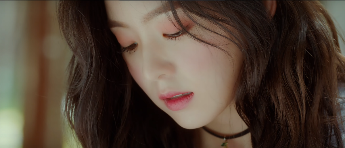 Fan mê mệt phong cách trang điểm hồng toàn tập của Red Velvet trong MV mới Ảnh 17