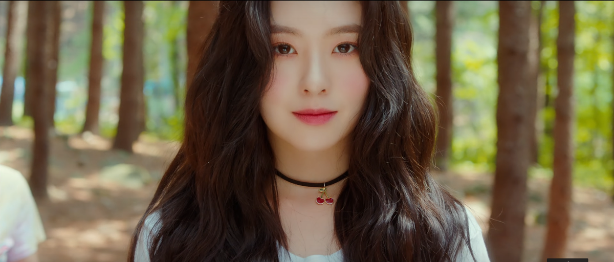 Fan mê mệt phong cách trang điểm hồng toàn tập của Red Velvet trong MV mới Ảnh 8