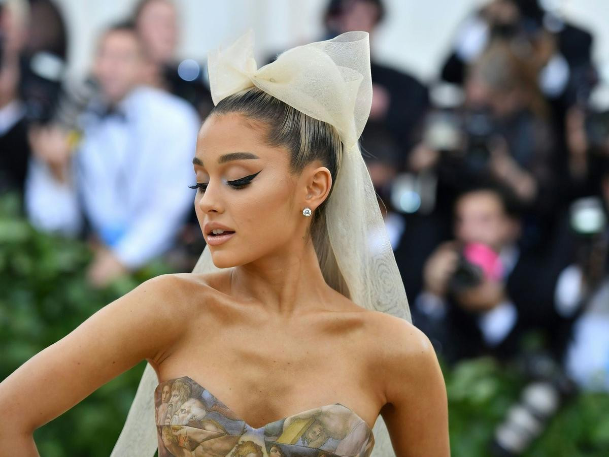 Mừng sinh nhật Ariana Grande: cô nàng không tuổi với mái tóc đuôi ngựa 'càn quét' khắp nơi trên thế giới! Ảnh 2