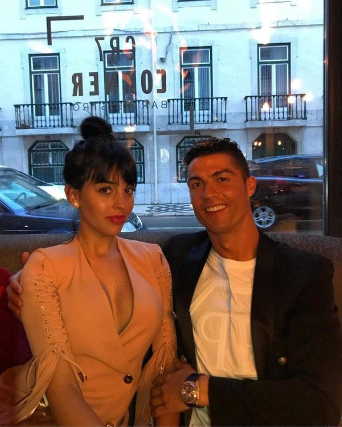 Ngờ đâu Cristiano Ronaldo còn có cả sân bay và khách sạn mang tên mình! Ảnh 1