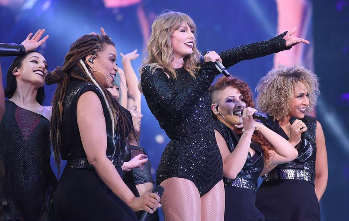 Taylor Swift đăng ảnh đám đông khổng lồ tại Reputation Tour London và đây chính là nguyên nhân 'sâu xa'! Ảnh 3