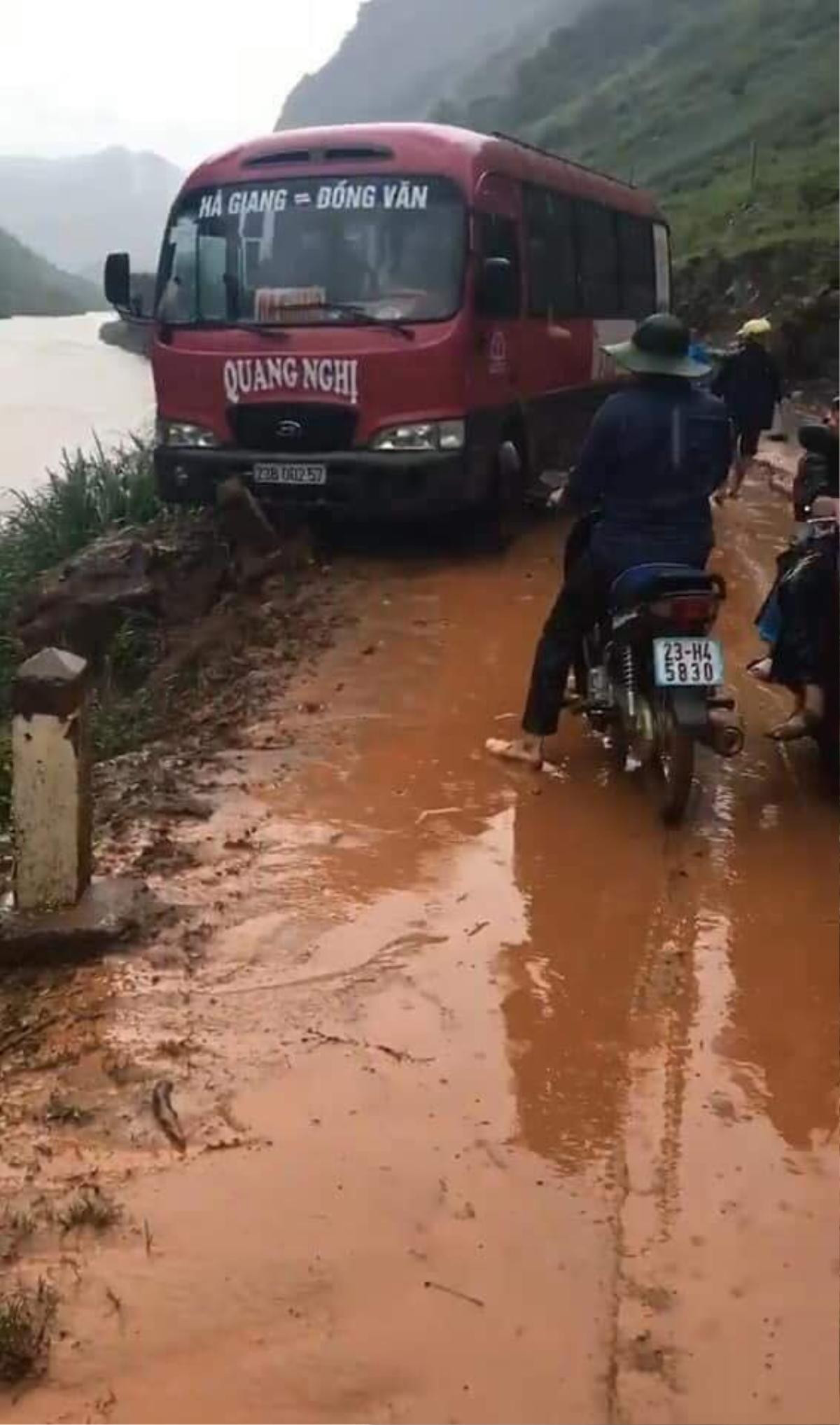 Lũ lịch sử ở Hà Giang: Đã có cảnh báo nhưng dân vẫn chủ quan khiến nhiều người chết và mất tích Ảnh 9