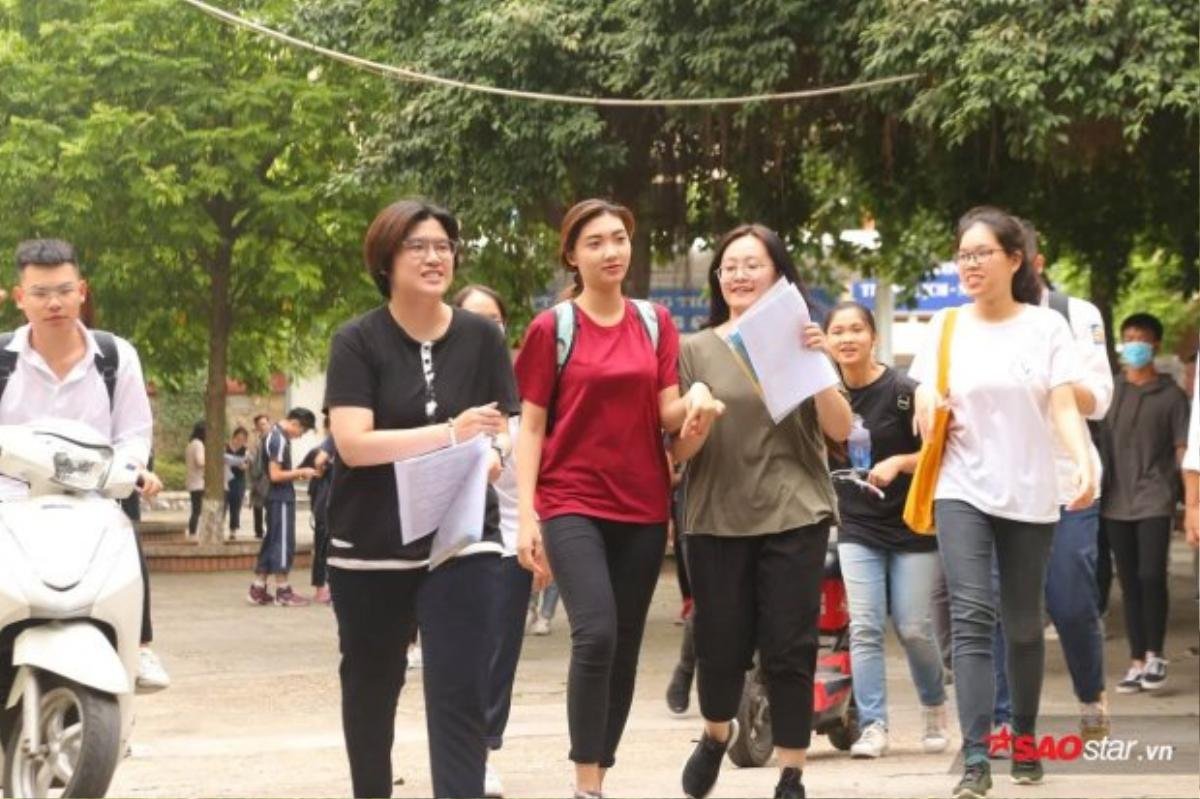 Xôn xao thông tin đề Vật lý bị lọt ra ngoài trước khi sĩ tử hết giờ làm bài thi THPT quốc gia Ảnh 1