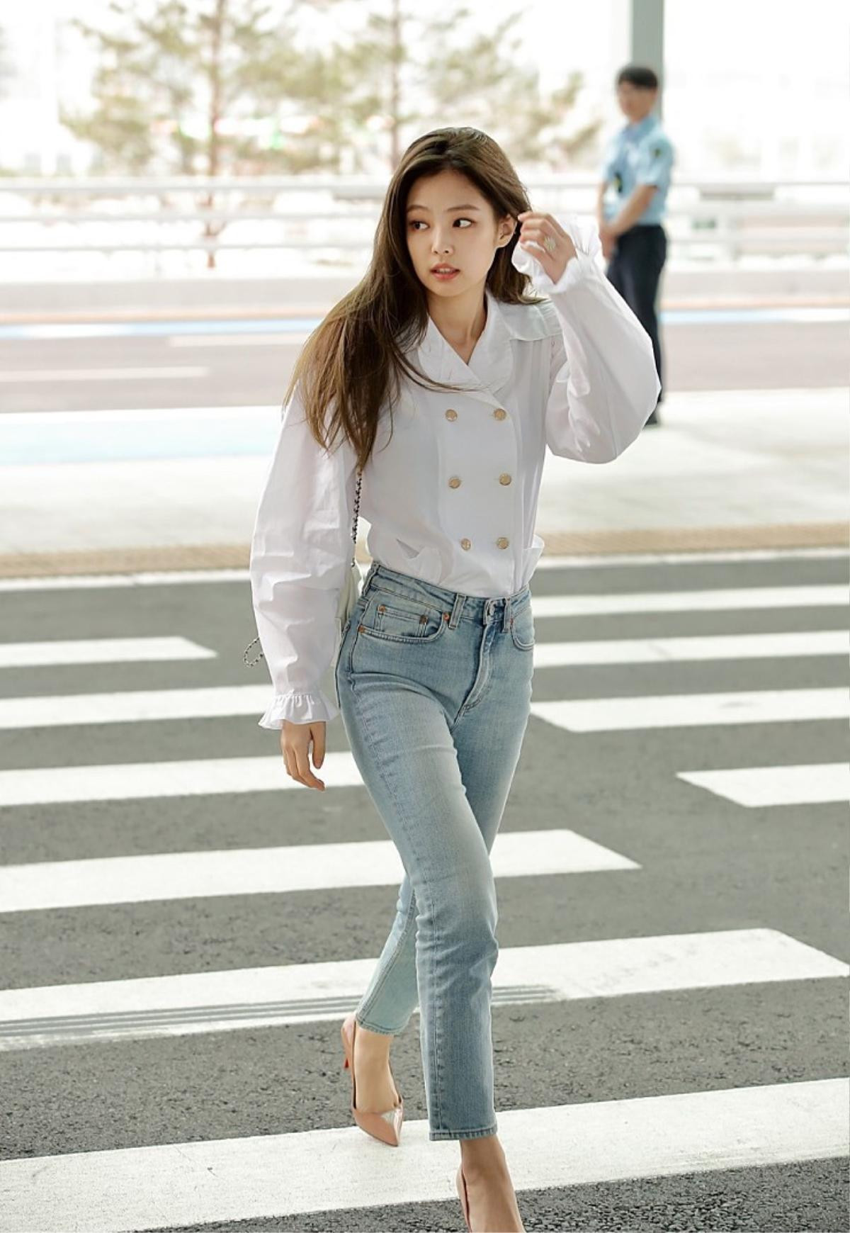 Jennie (BlackPink) được mệnh danh”G-Dragon phiên bản nữ” với gu thời trang đẳng cấp, mặc gì đẹp đó Ảnh 4