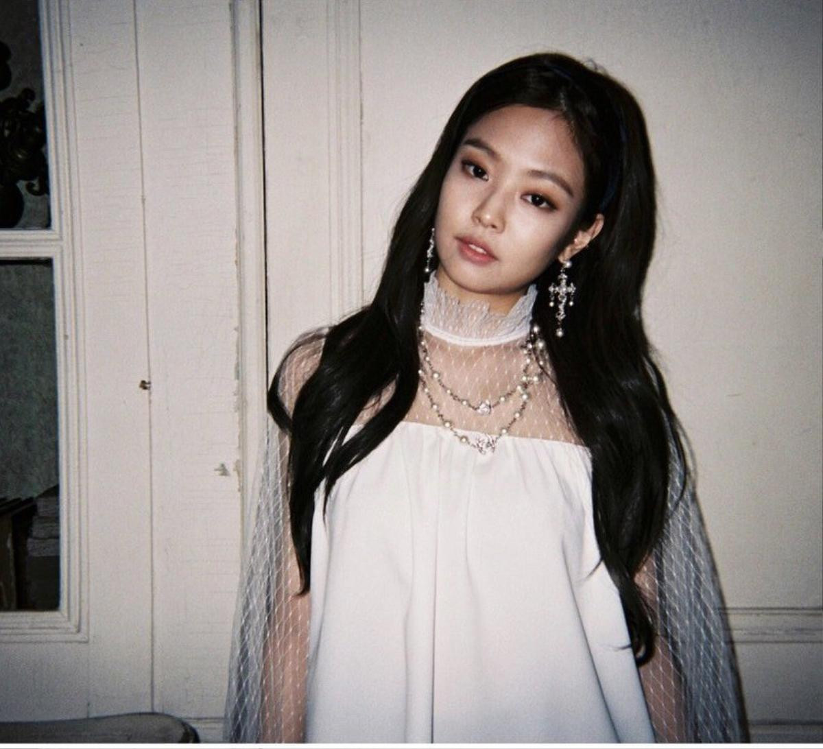 Jennie (BlackPink) được mệnh danh”G-Dragon phiên bản nữ” với gu thời trang đẳng cấp, mặc gì đẹp đó Ảnh 6