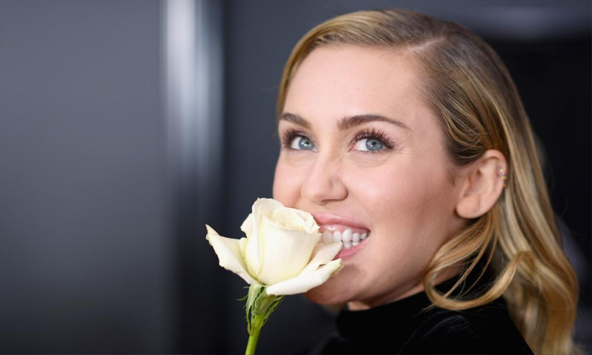 Cô nàng 'lắm chiêu' Miley Cyrus đã lên lịch comeback: quái dị hay thùy mị chả ai biết được! Ảnh 4