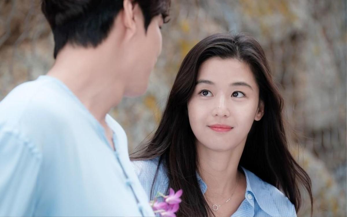 Cư dân mạng giật mình nhận ra ‘Mợ chảnh’ Jun Ji Hyun không hề già đi trong 16 năm Ảnh 4