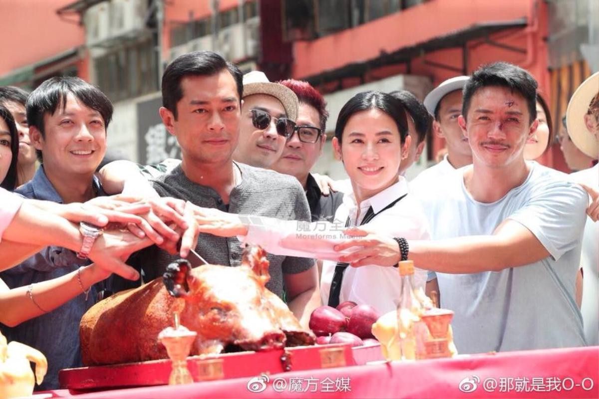 Cổ Thiên Lạc tình tứ khoác vai Tuyên Huyên trong lễ khai máy phim điện ảnh 'Phạm tội hiện trường' Ảnh 16