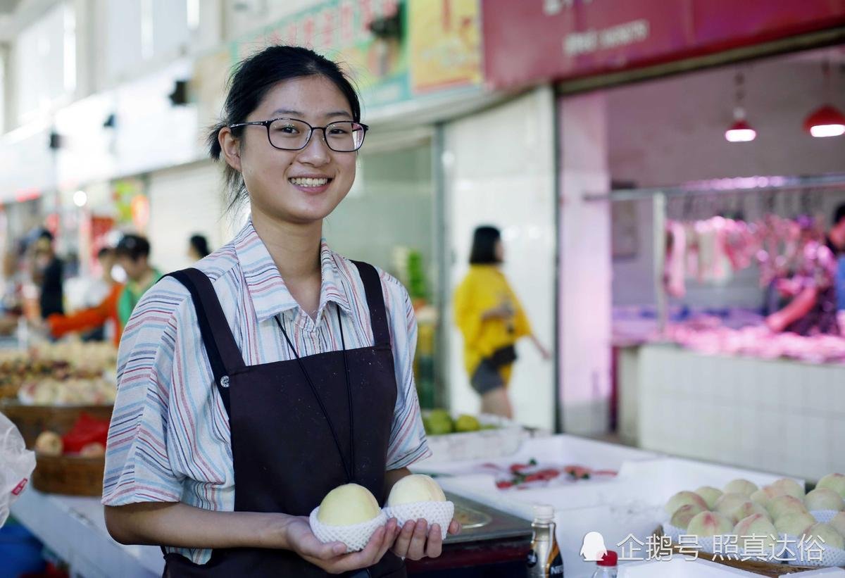 Vừa ôn thi đại học vừa bán trái cây ở chợ, cô bạn này kiếm hơn 100 triệu mỗi tháng khiến bao người ghen tỵ Ảnh 1