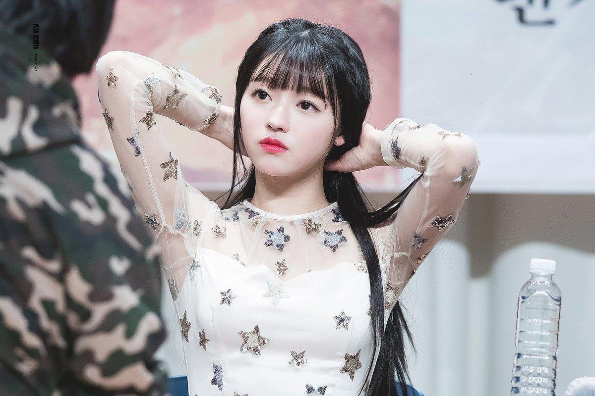 Học lỏm bí quyết vàng làm đẹp da giữa mùa hè nóng nực của YooA (Oh My Girl) Ảnh 3