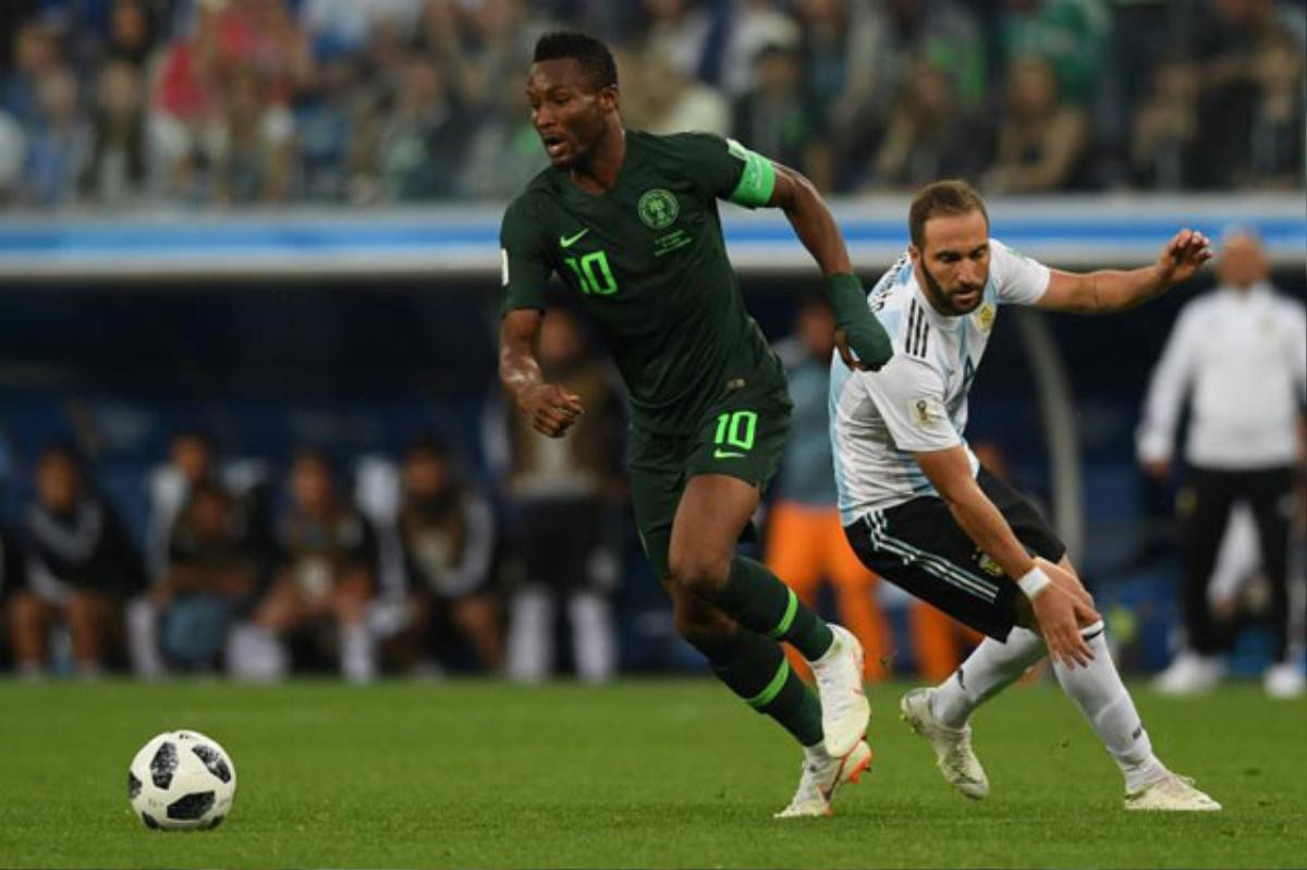 Cha cầu thủ Nigeria bị bắt cóc trước trận đấu với đội của Messi Ảnh 1