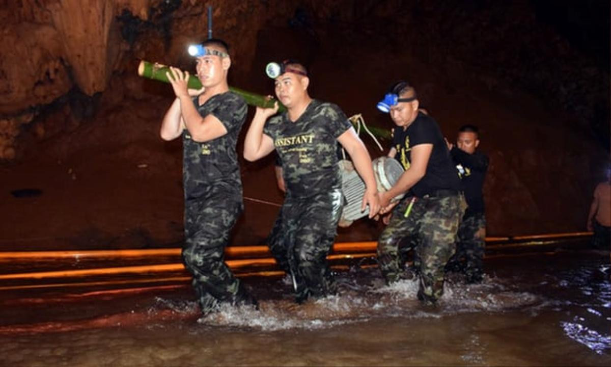 Bên trong hang Tham Luang, nơi đội bóng Thái Lan mắc kẹt 10 ngày Ảnh 13