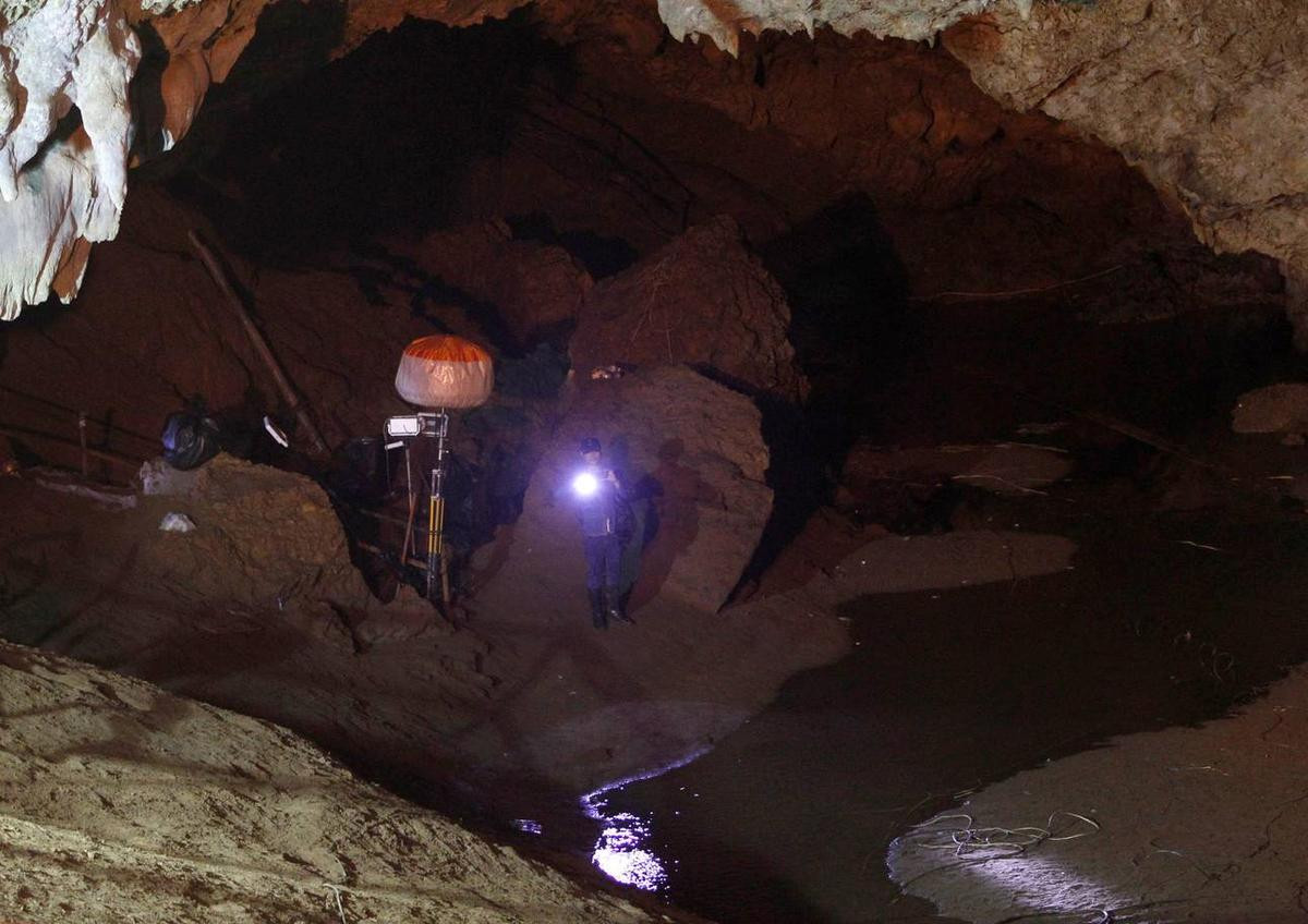 Bên trong hang Tham Luang, nơi đội bóng Thái Lan mắc kẹt 10 ngày Ảnh 14