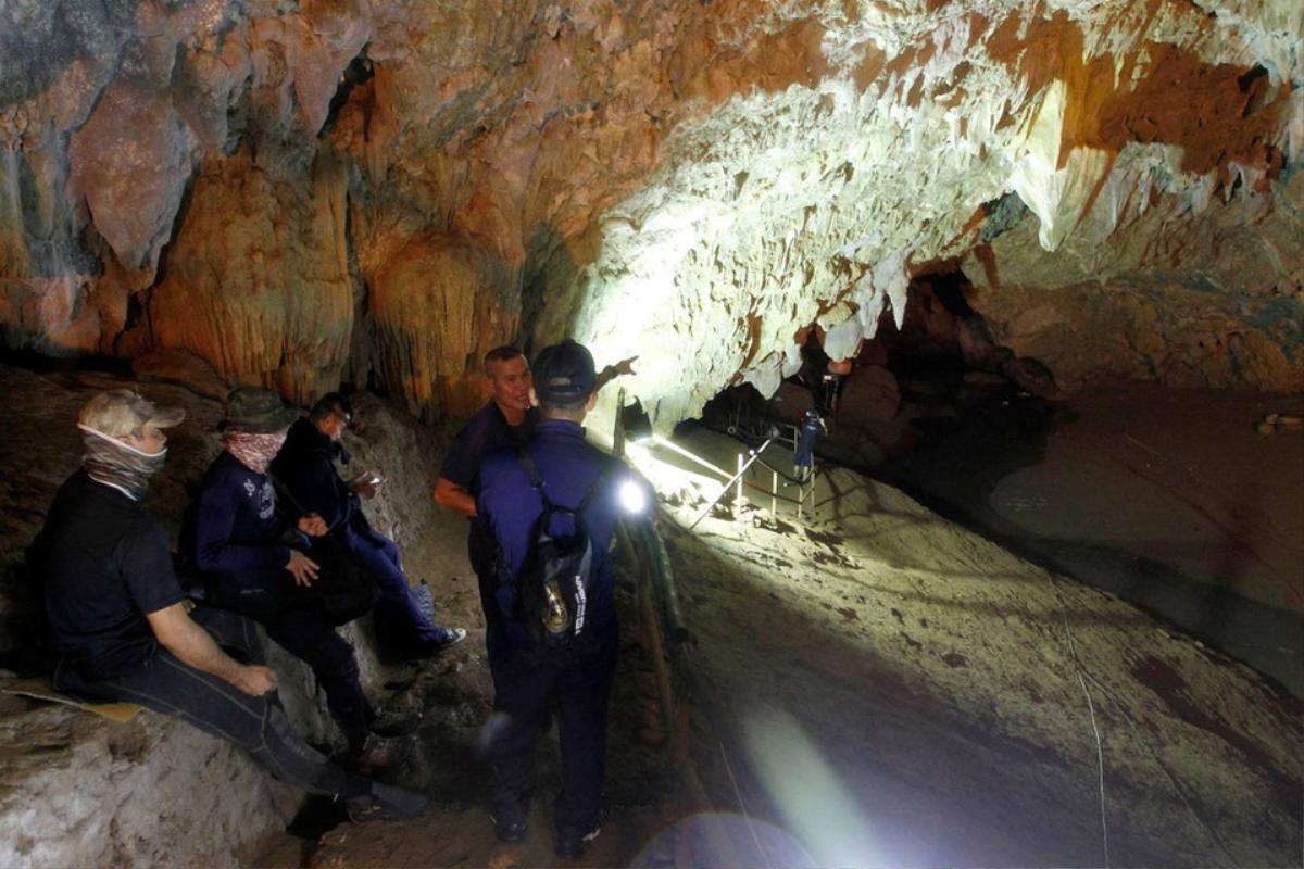 Bên trong hang Tham Luang, nơi đội bóng Thái Lan mắc kẹt 10 ngày Ảnh 16