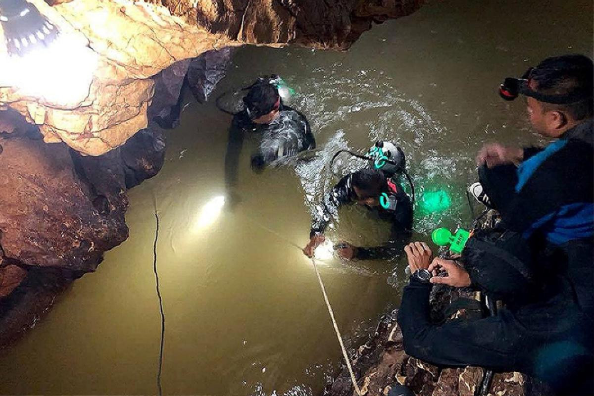 Bên trong hang Tham Luang, nơi đội bóng Thái Lan mắc kẹt 10 ngày Ảnh 6