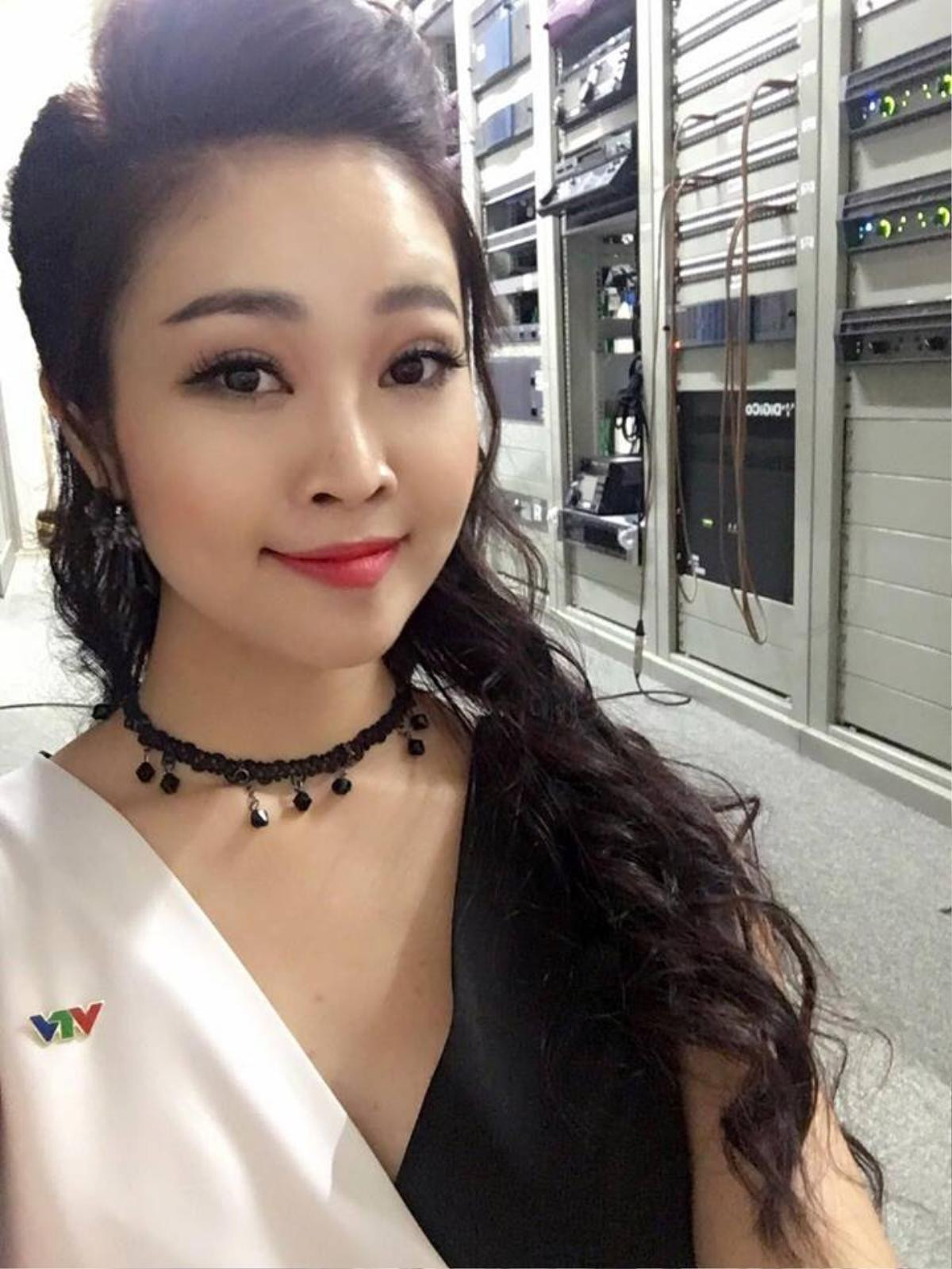 Nhan sắc và tài năng của dàn nữ MC lọt vào đề cử VTV Awards 2018 Ảnh 11